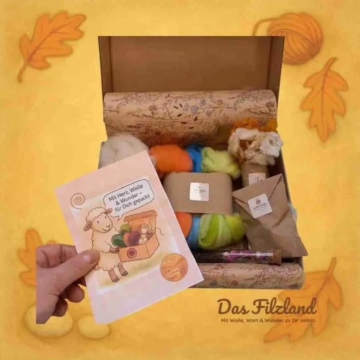 Illustration aus dem Filzland – Lydia und Wolly als sanfte Begleiter für deinen kreativen Weg.