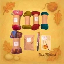 Wolle & Impulse für leises Wachstum Detailansicht der Materialien – sortierte Wolle, Zubehör und kreative Begleiter aus dem Filzland.