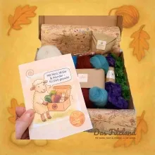 Illustration aus dem Filzland – Lydia und Wolly als leise Begleiter für dein kreatives Innehalten im Herbst.