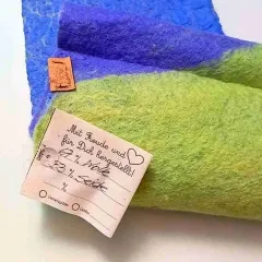 HS-8 Meereszauber – Handstulpen ohne Daumenloch in blau, blaulila, neongelb